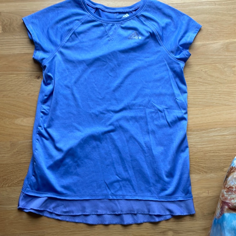 Girls large adidas t shirt
